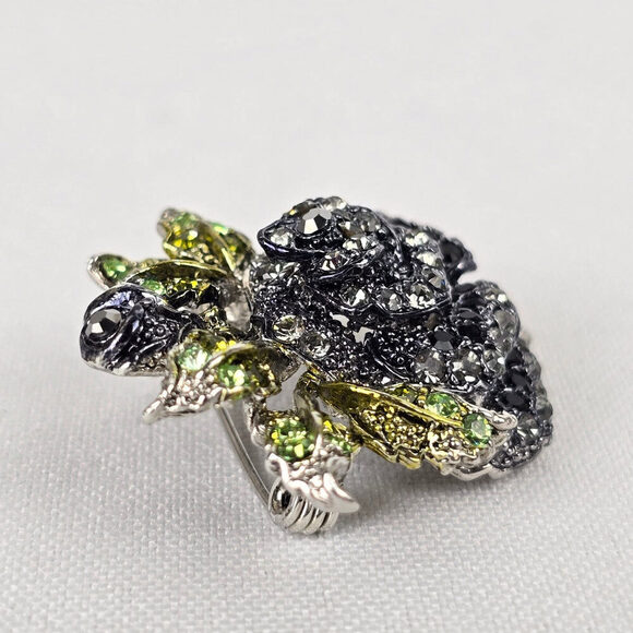 Black Rose Rhinestone Brooch - Picture 2 of 5